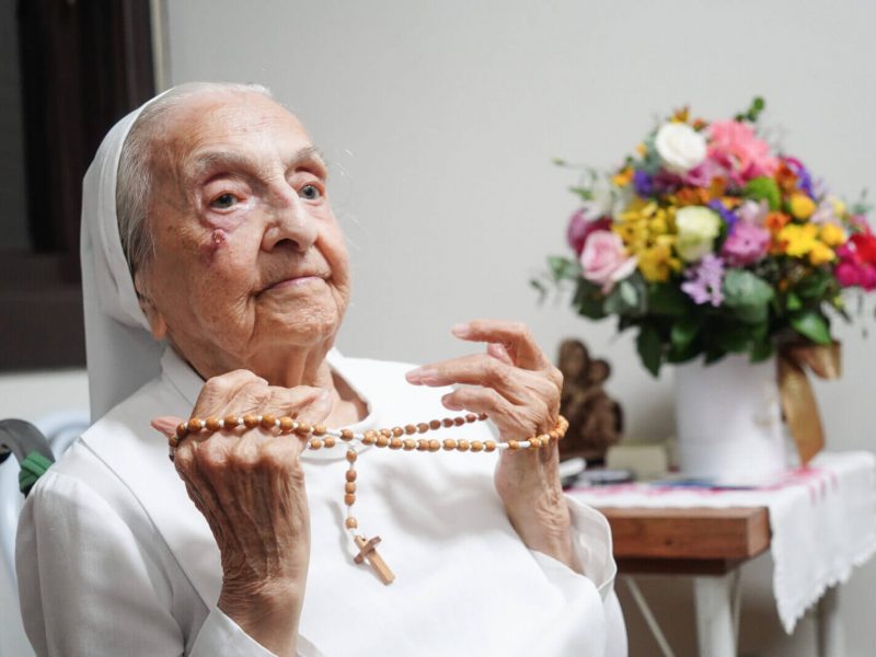 Pessoa mais velha do mundo é a brasileira Irmã Inah, aos 116 anos