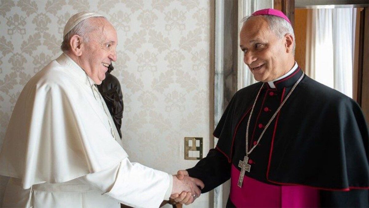 Papa Francisco e o cardeal Robert Prevost. Por que os papas escolhem outro nome?